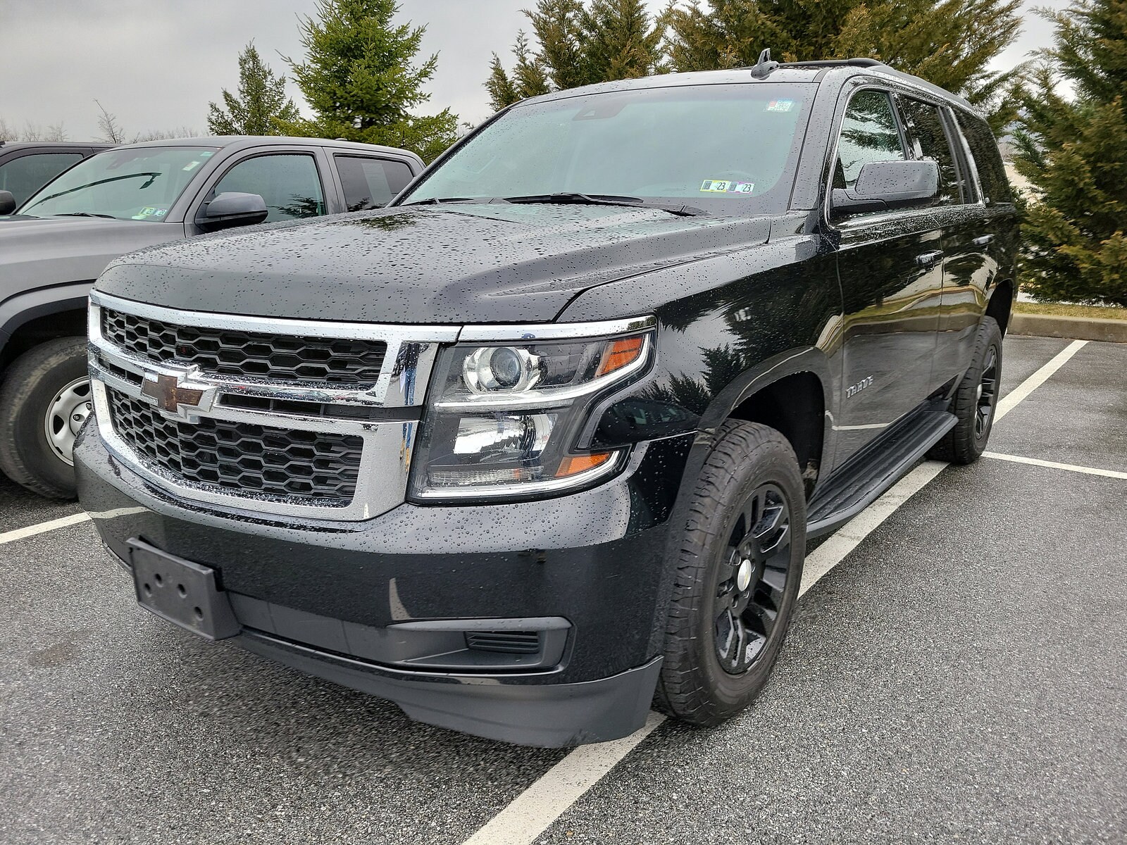 2019 Chevrolet Tahoe LT photo 2