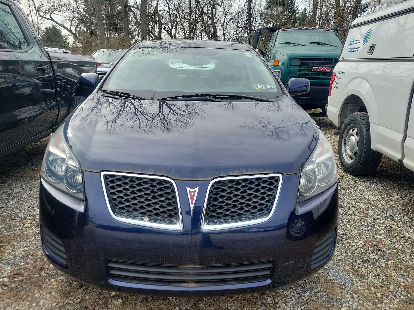 2010 Pontiac Vibe photo 2
