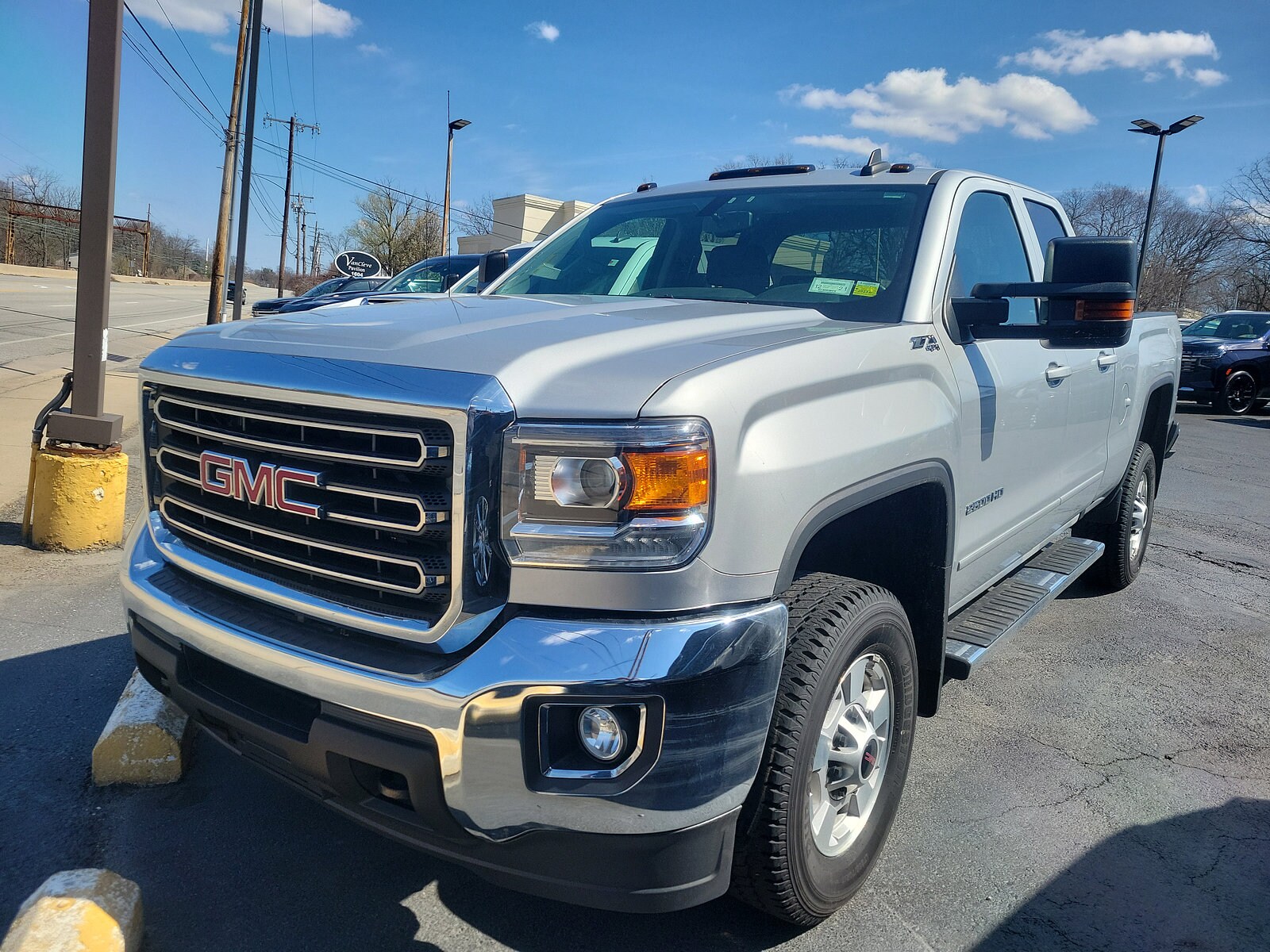 2017 Gmc Sierra SLE photo 3