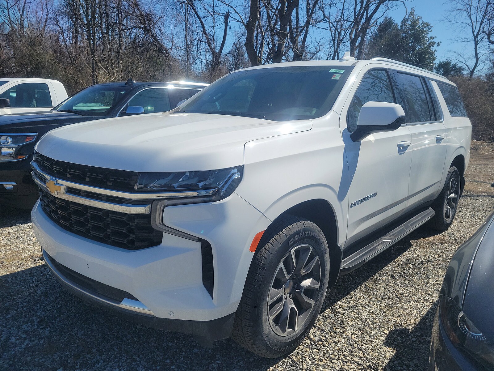 2023 Chevrolet Suburban LS photo 3