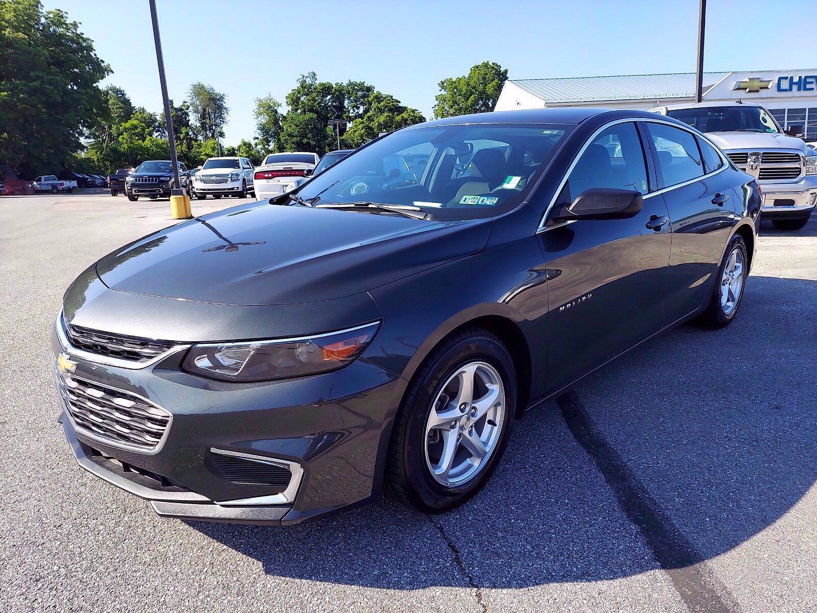 2017 Chevrolet Malibu LS photo 3