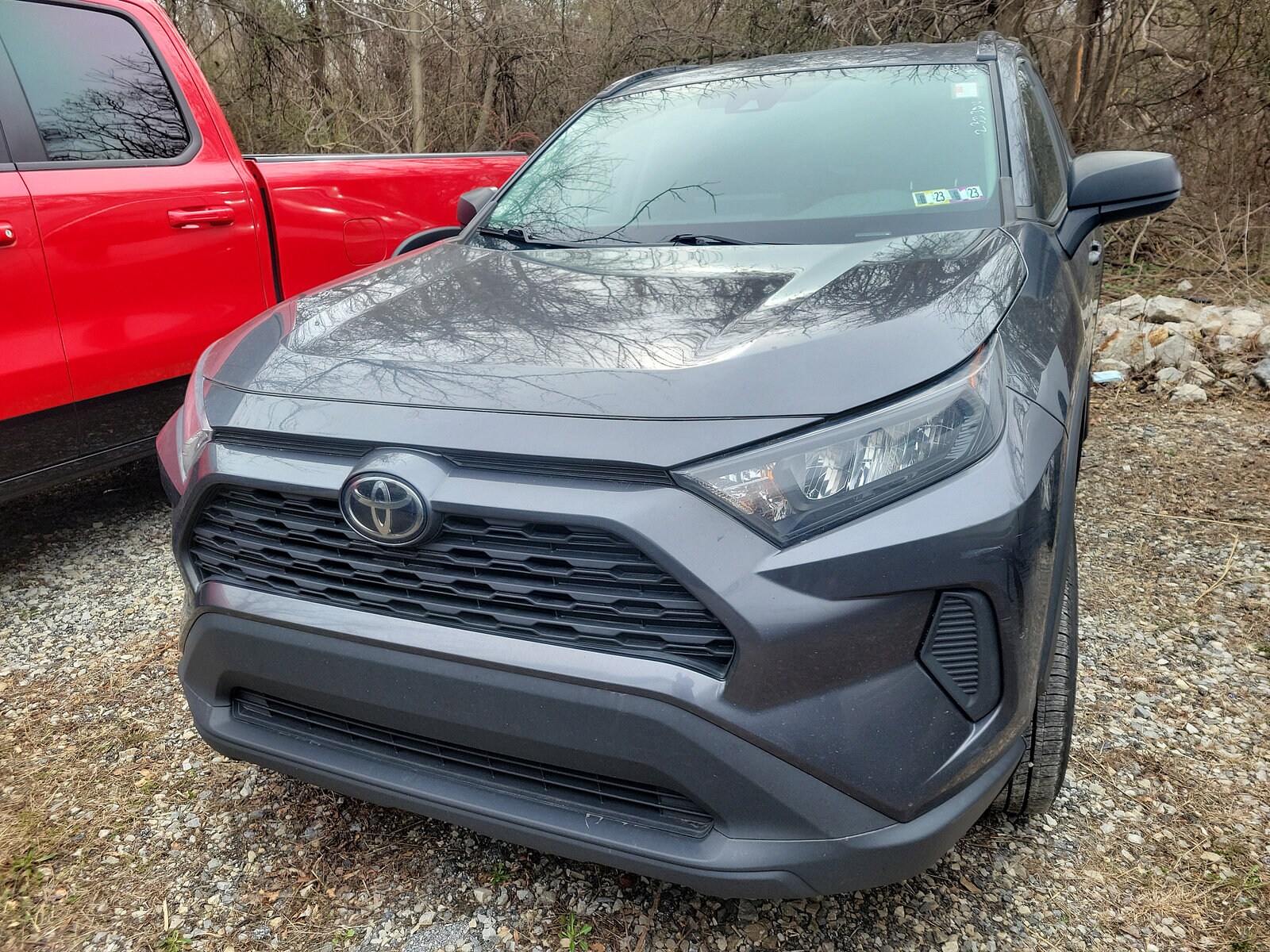 2020 Toyota RAV4 LE photo 2