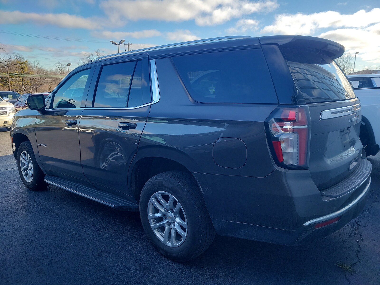 2021 Chevrolet Tahoe LT photo 3