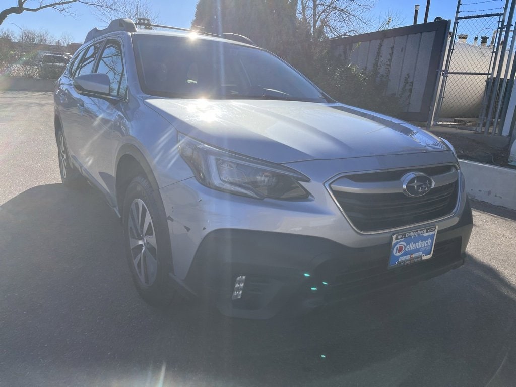 2022 Subaru Outback Premium's photo