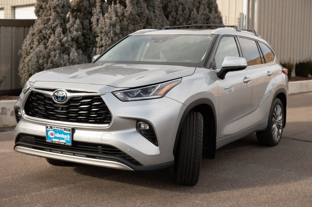 2021 Toyota Highlander Platinum's photo