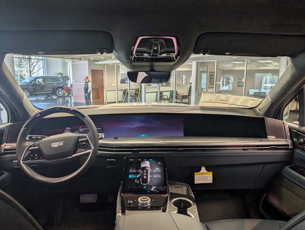 2025 Cadillac Escalade IQ Luxury photo 3