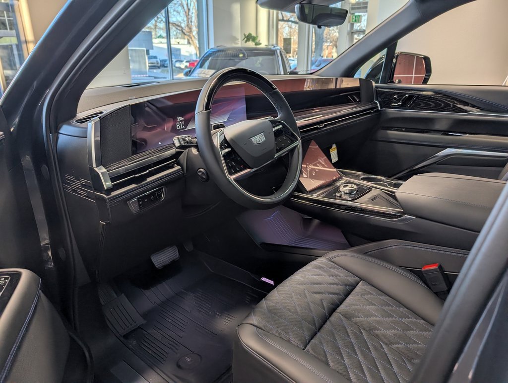 2026 Cadillac Escalade Luxury photo 3