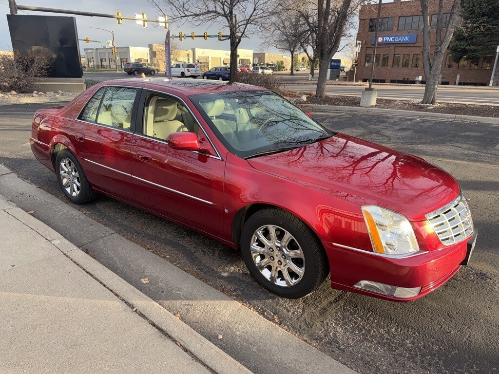 2009 Cadillac DTS photo 2