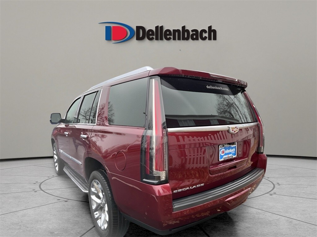 2020 Cadillac Escalade Luxury photo 3