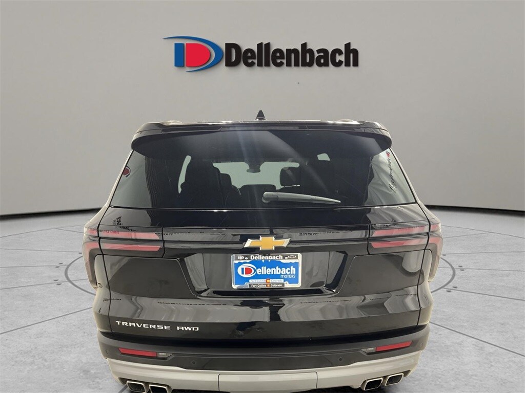 2025 Chevrolet Traverse photo 3