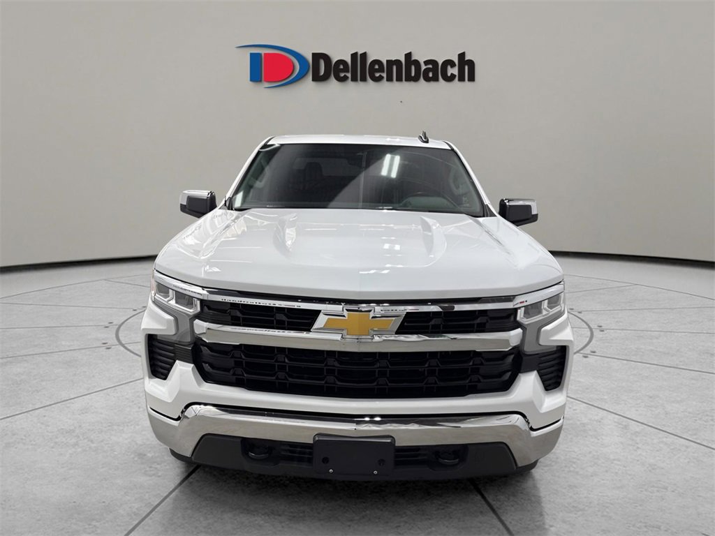 2022 Chevrolet Silverado 1500 LT photo 2
