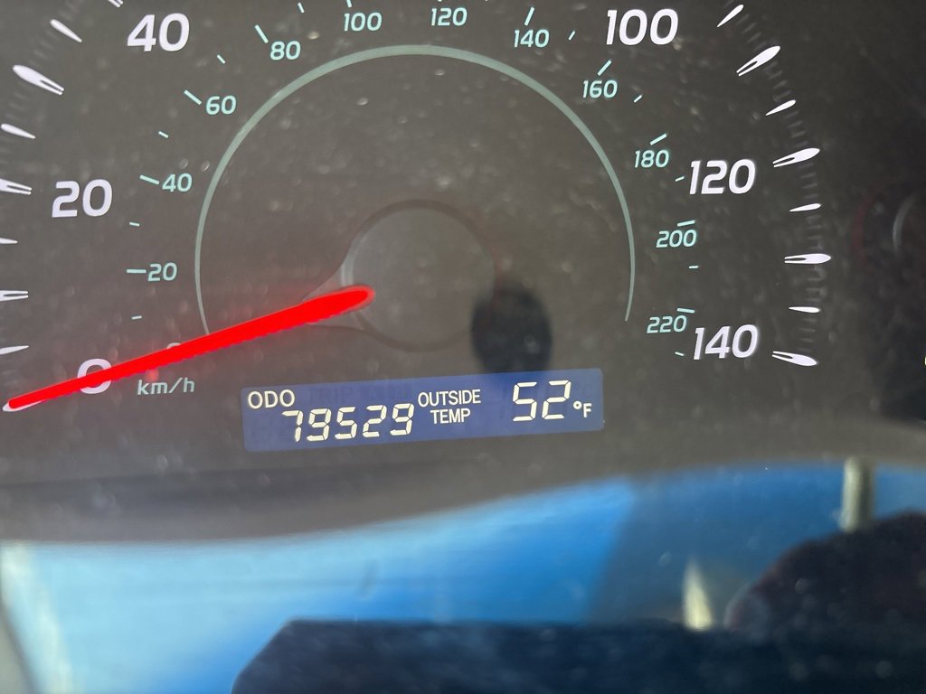 2008 Toyota Camry LE photo 2