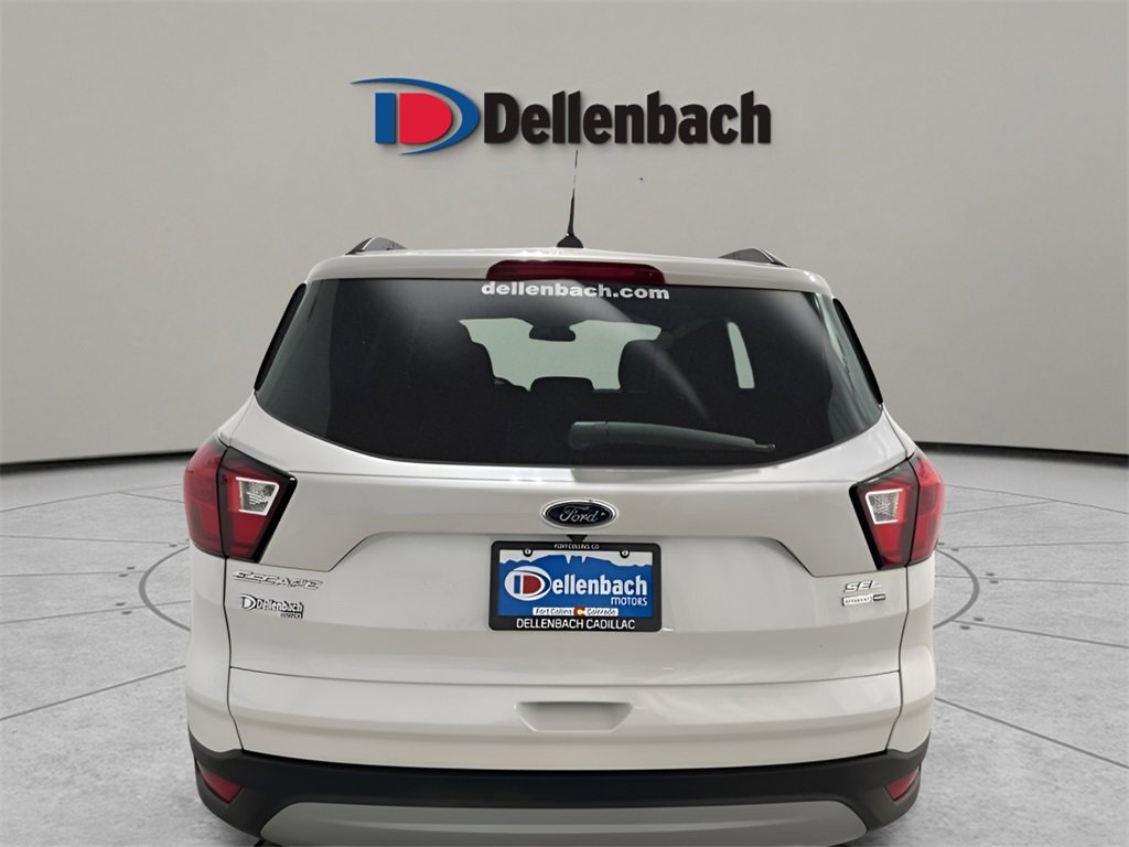 2019 Ford Escape SEL photo 3