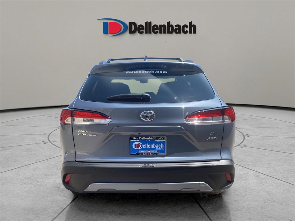 2022 Toyota Corolla Cross LE photo 4