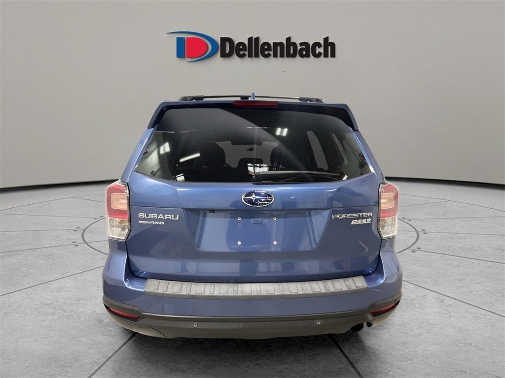 2017 Subaru Forester Limited photo 4