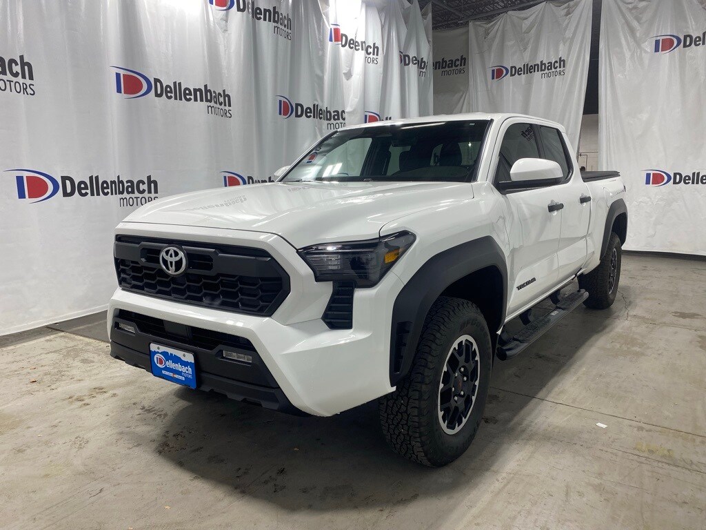 2025 Toyota Tacoma TRD Off-Road 4x4 SR photo 3
