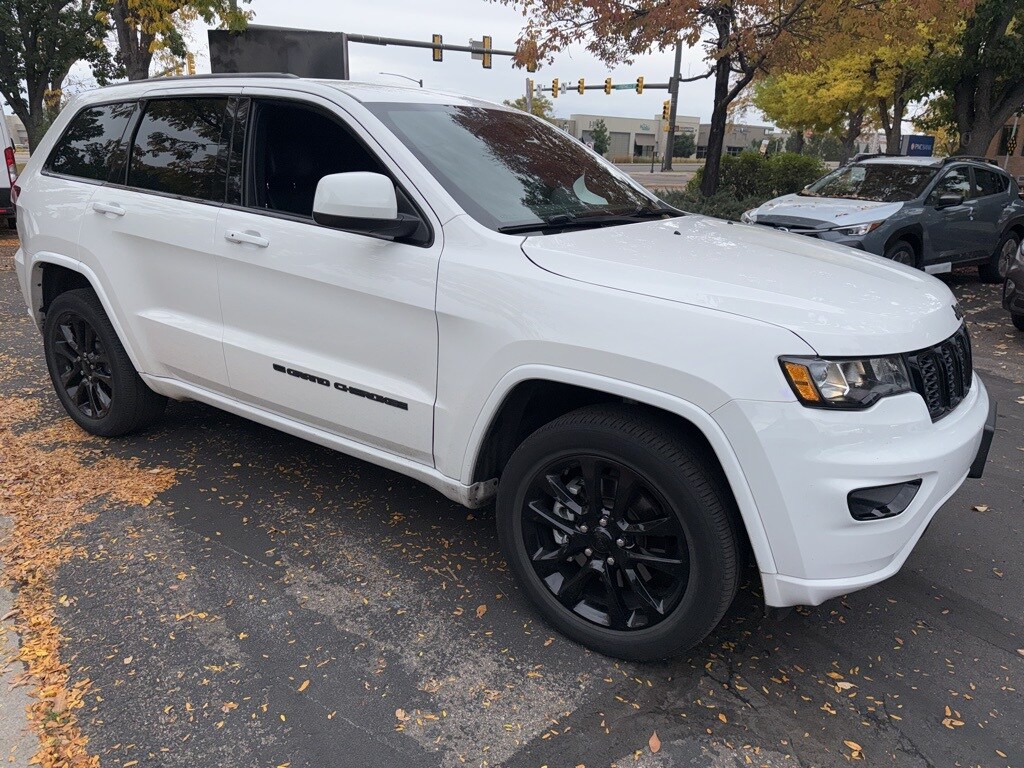 2022 Jeep Cherokee Laredo X photo 2