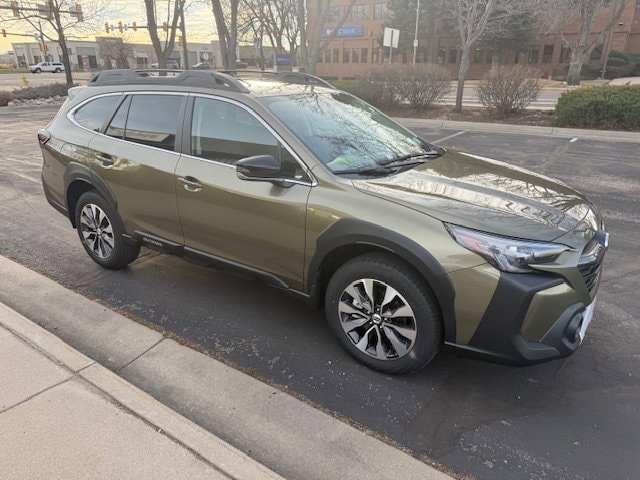 2025 Subaru Outback Limited's photo