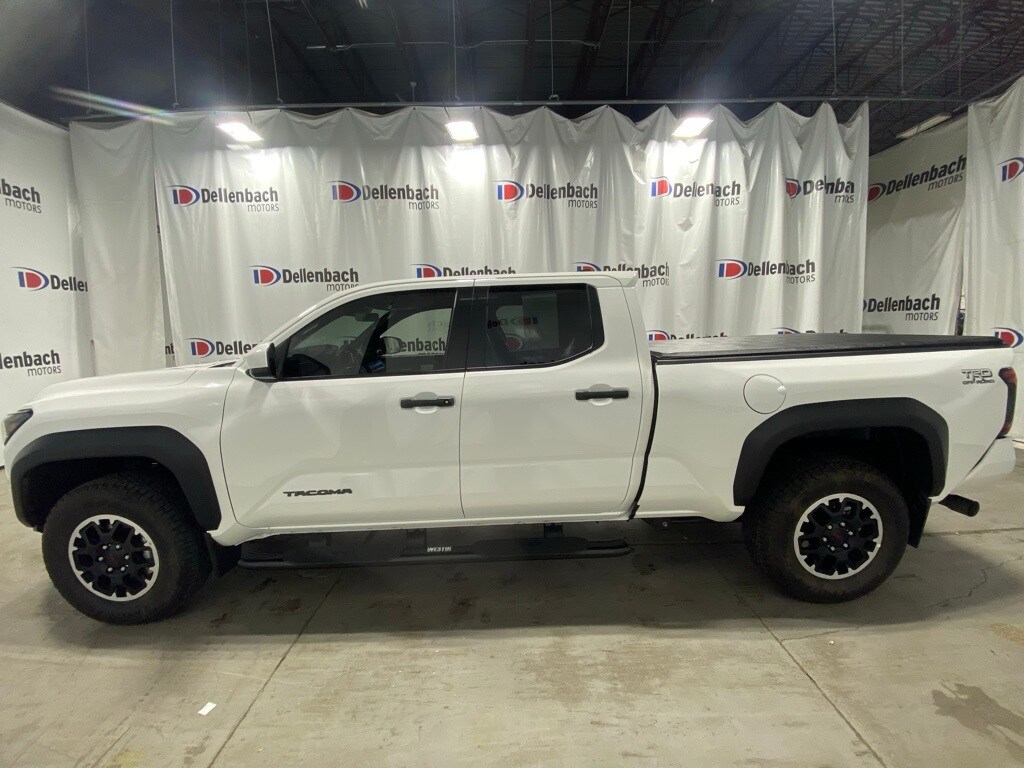 2025 Toyota Tacoma TRD Off-Road 4x4 SR photo 4