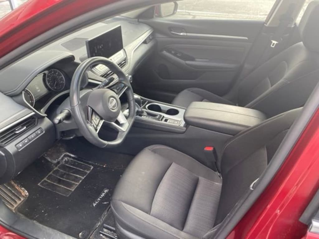Used 2023 Nissan Altima 2.5 SV