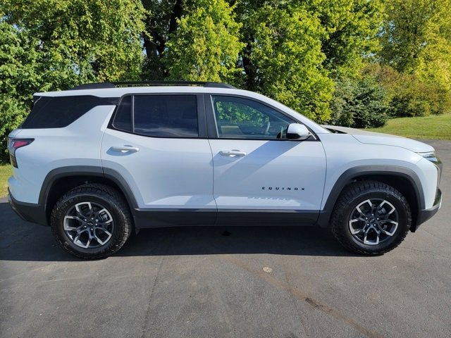 2026 Chevrolet Equinox ACTIV photo 2