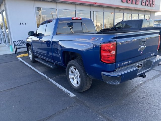2018 Chevrolet Silverado 1500 LT photo 2