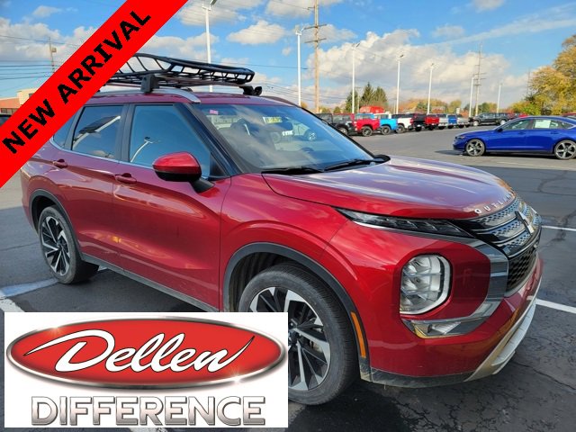 2024 Mitsubishi Outlander SE's photo