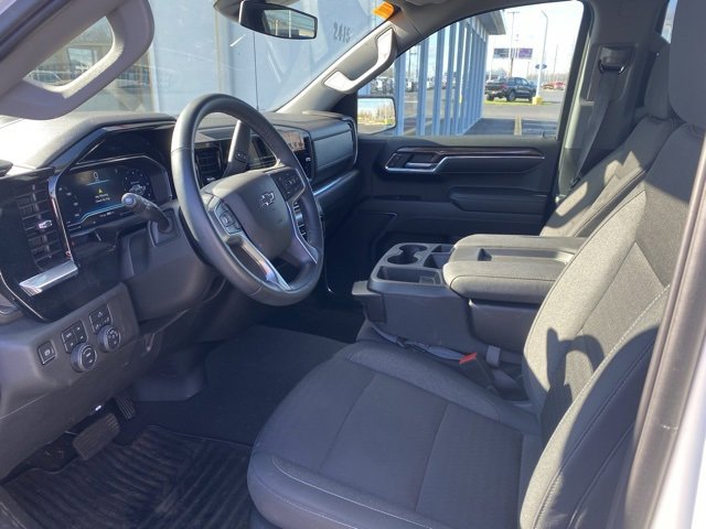 2024 Chevrolet Silverado 1500 RST photo 3