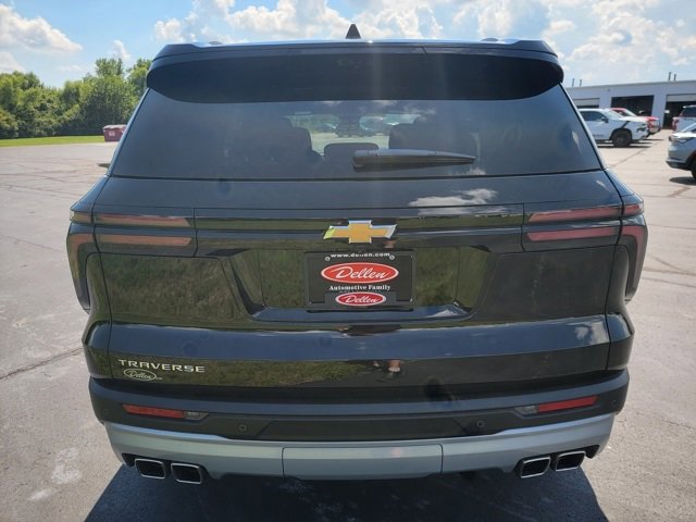 2026 Chevrolet Traverse photo 4
