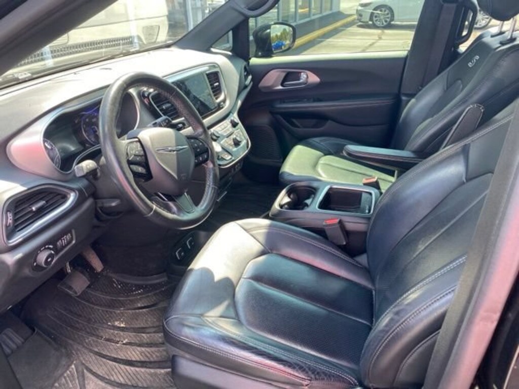 Used 2019 Chrysler Pacifica Touring L Plus Minivan