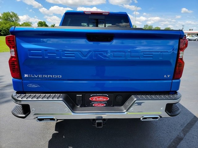 2025 Chevrolet Silverado LT photo 4