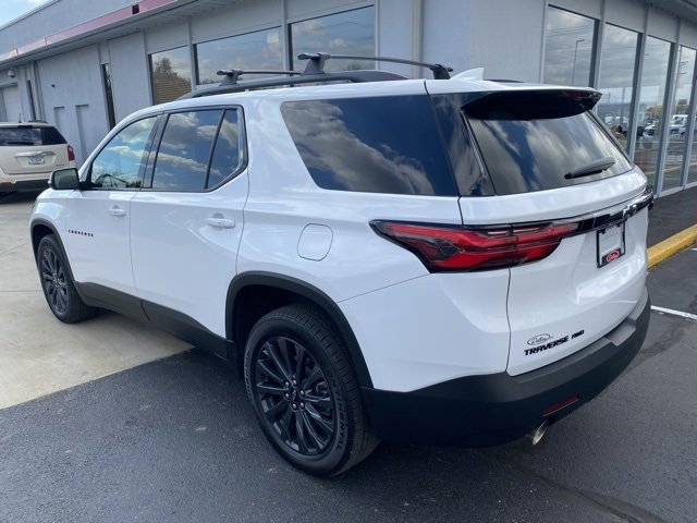 2023 Chevrolet Traverse RS photo 2