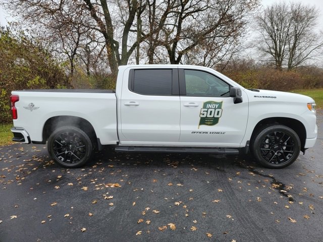 2025 Chevrolet Silverado 1500 RST photo 2