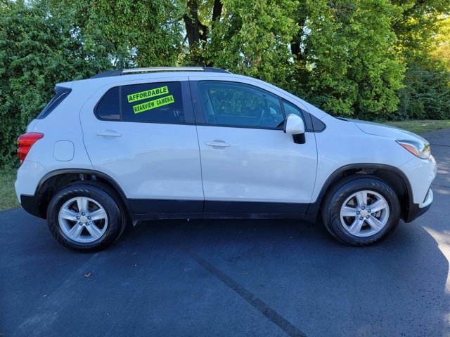 2022 Chevrolet Trax LT photo 2