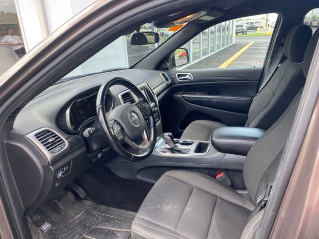 Used 2020 Jeep Grand Cherokee Laredo E 4x4 SUV