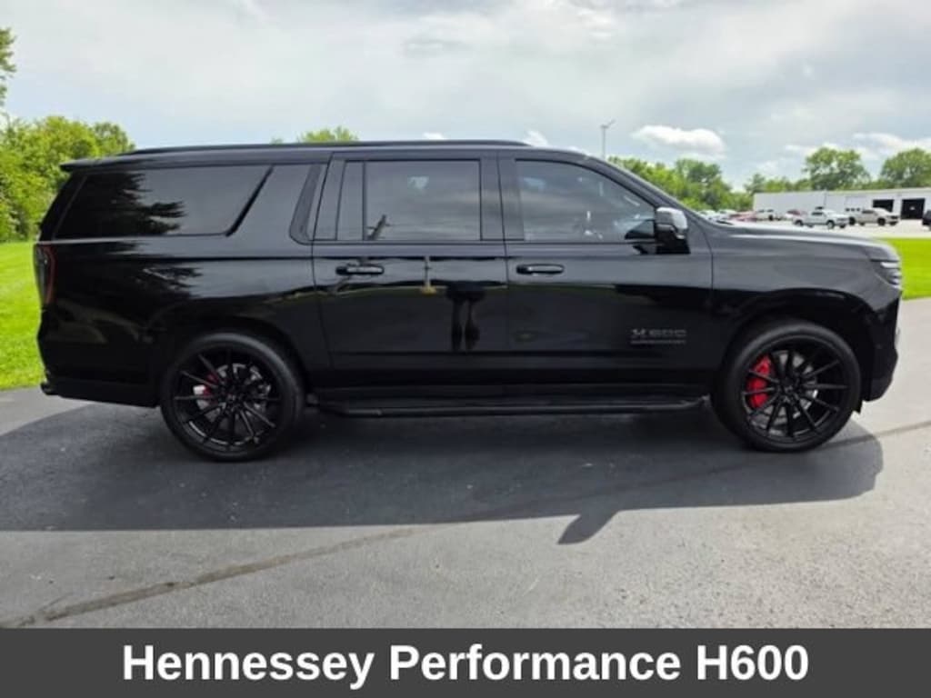 Used 2025 Chevrolet Suburban RST SUV