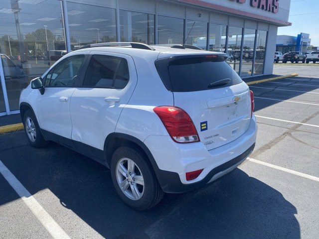 2022 Chevrolet Trax LT photo 2