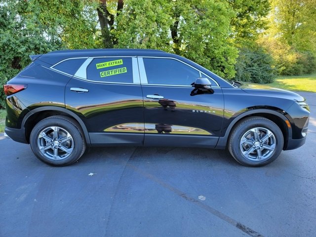 2023 Chevrolet Blazer 2LT photo 2