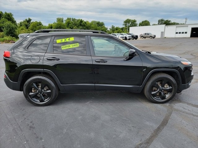 Used 2018 Jeep Cherokee Latitude with VIN 1C4PJMCB0JD527000 for sale in Greenfield, IN