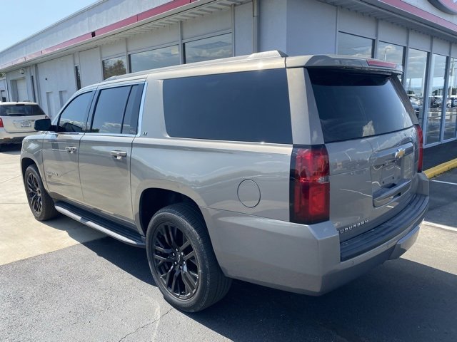 2017 Chevrolet Suburban LT photo 2