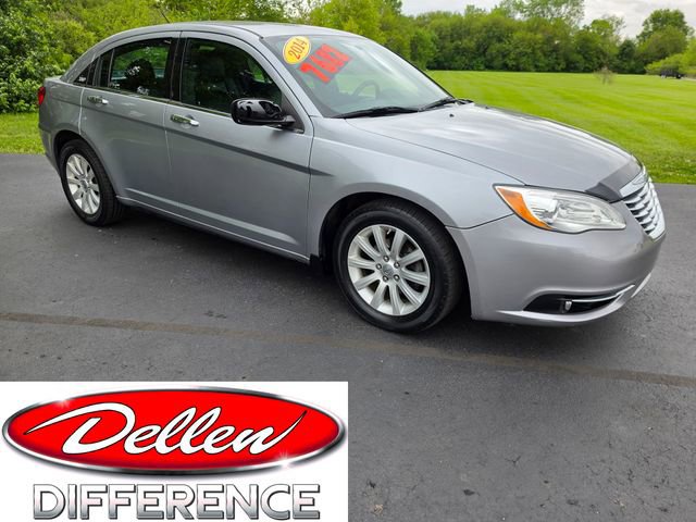 2014 Chrysler 200 Limited's photo