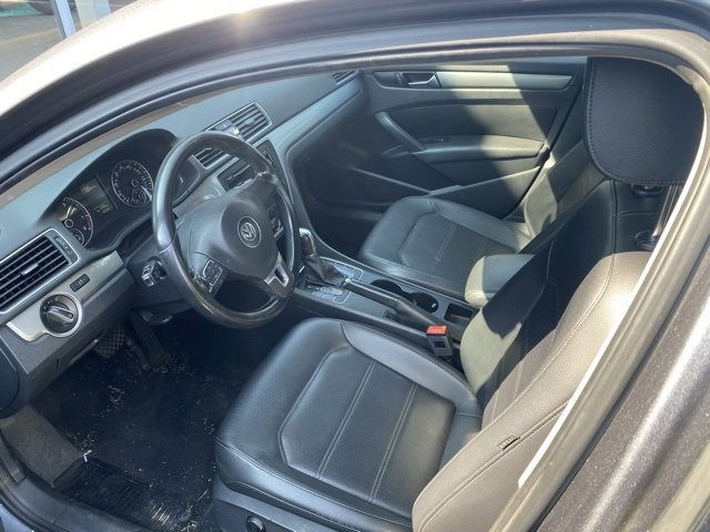 2014 Volkswagen Passat S photo 3