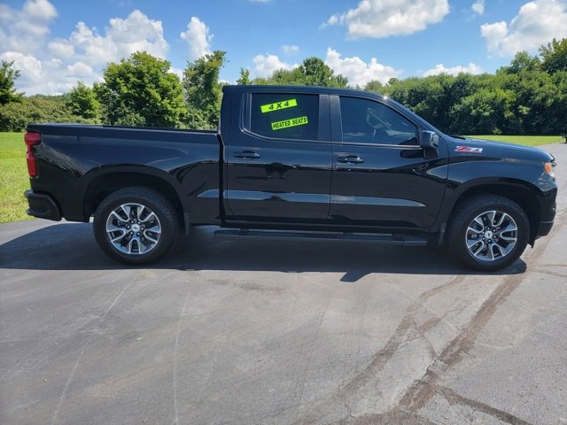 2023 Chevrolet Silverado 1500 RST photo 2