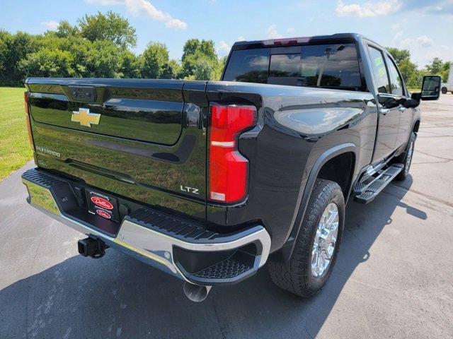 2024 Chevrolet Silverado 2500HD LTZ photo 3