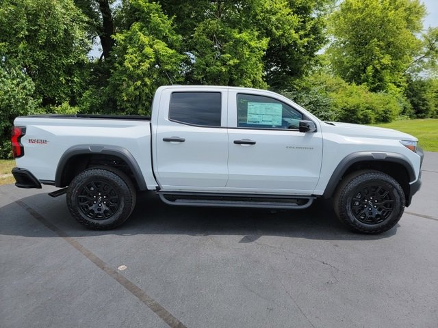 2026 Chevrolet Colorado Trail Boss photo 2