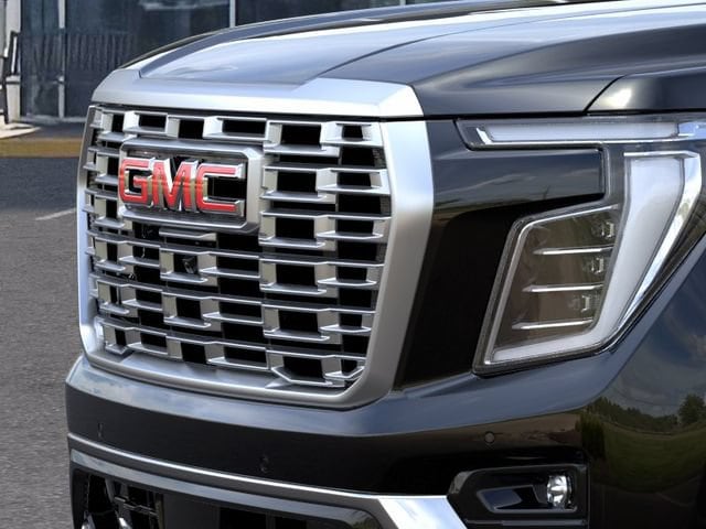 2026 GMC Yukon Denali - Photo 13