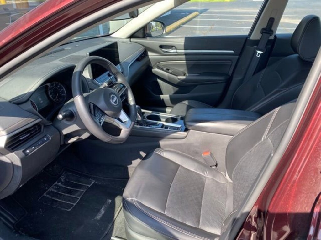 Used 2023 Nissan Altima 2.5 SV