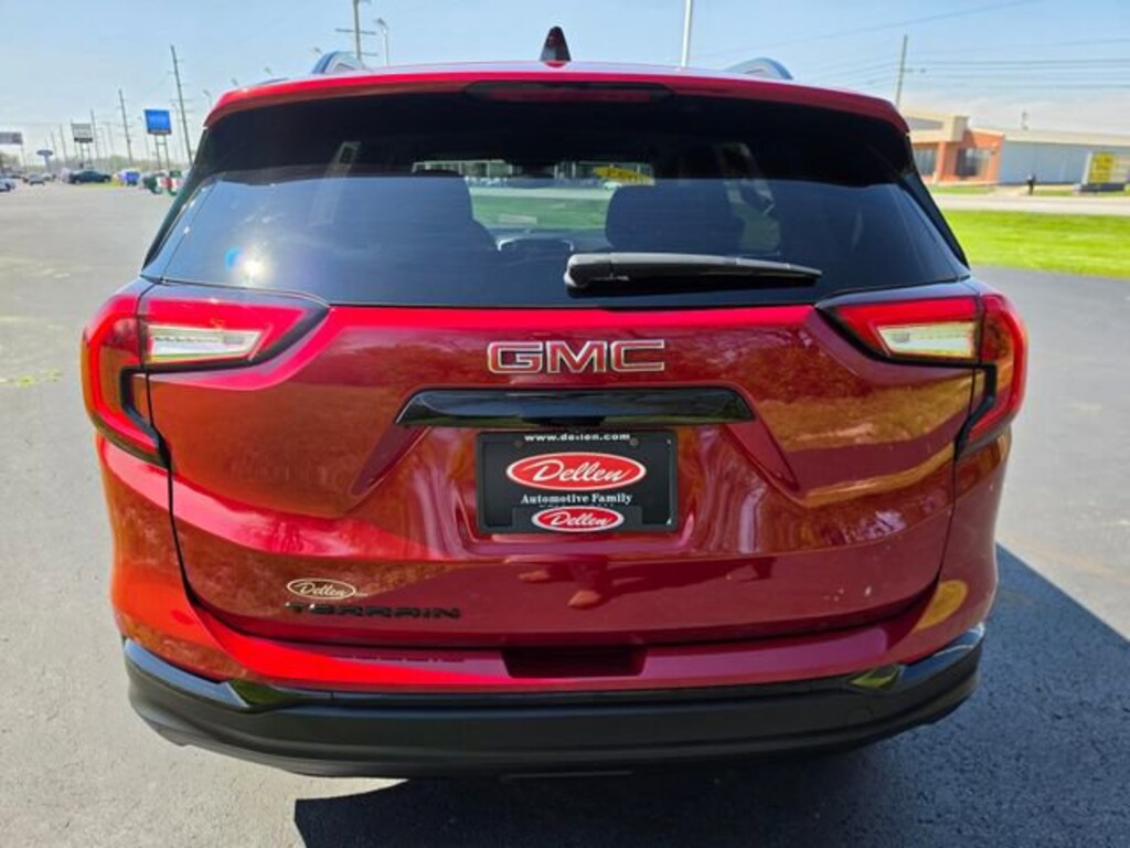 Used 2023 GMC Terrain SLE SUV