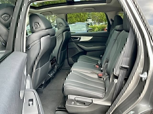 New 2026 Platinum White Pearl Acura FWD image 9
