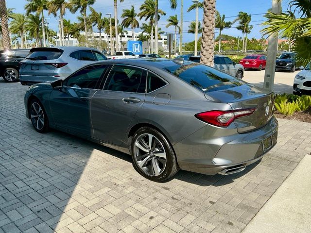 Certified Used 2025 Liquid Carbon Metallic Acura Technology Package image 4